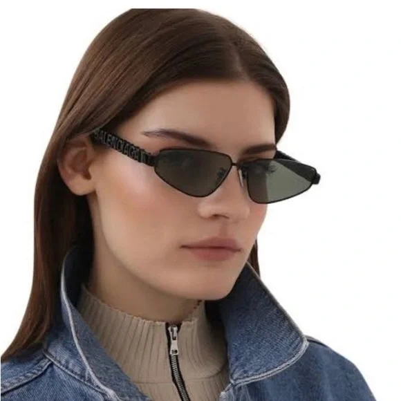 BALENCIAGA キャットアイフレムメカネ BB0129O 005 Balenciaga | Accessories | New Balenciaga Cat Eyeframemetal